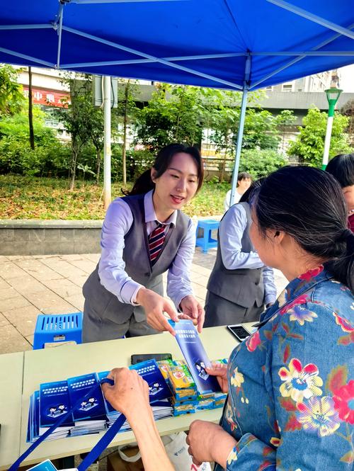 重庆电信爱心翼站助力2025重庆市信息通信行业“数字适老中国行”活动
